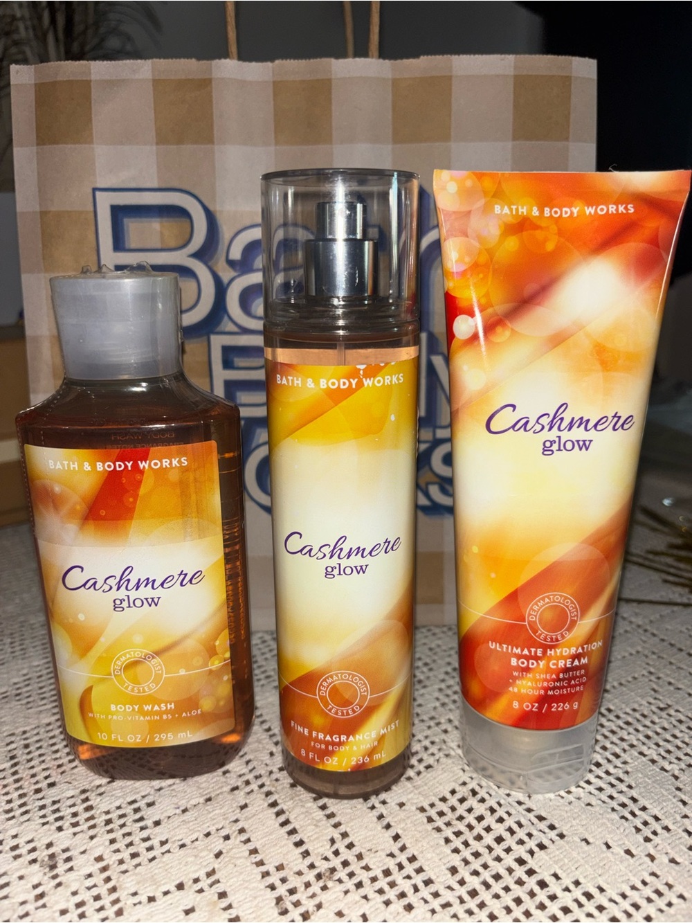 (2026)Bath & Body Works Cashmere Glow 3-Piece Bath & Body Set — Amber/Gold